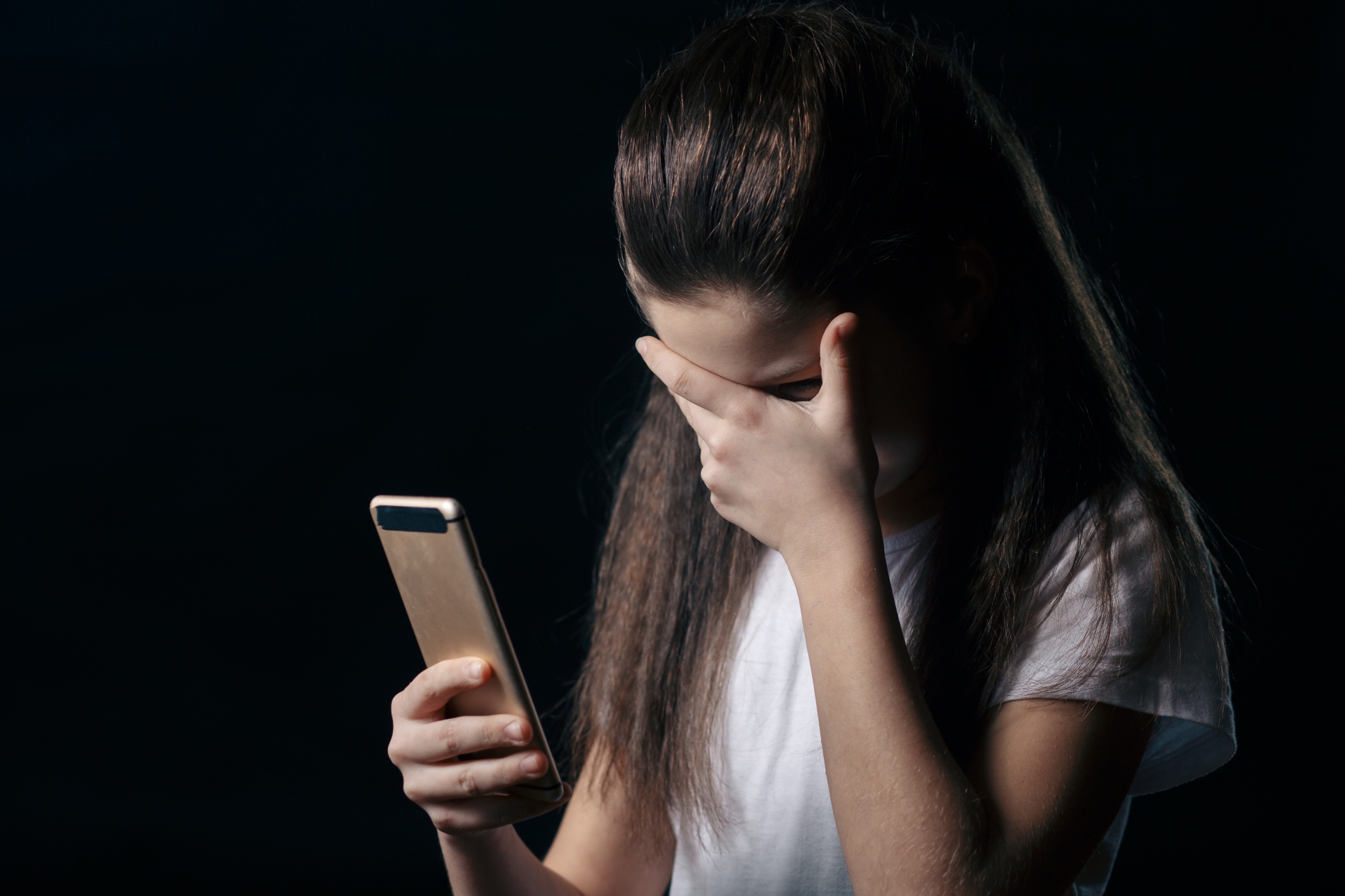 Cyberbullying, Sexting, and Snapchat: It’s Time To Take This App Seriously - Free Teens Youth - Changing Minds, Transforming Lives