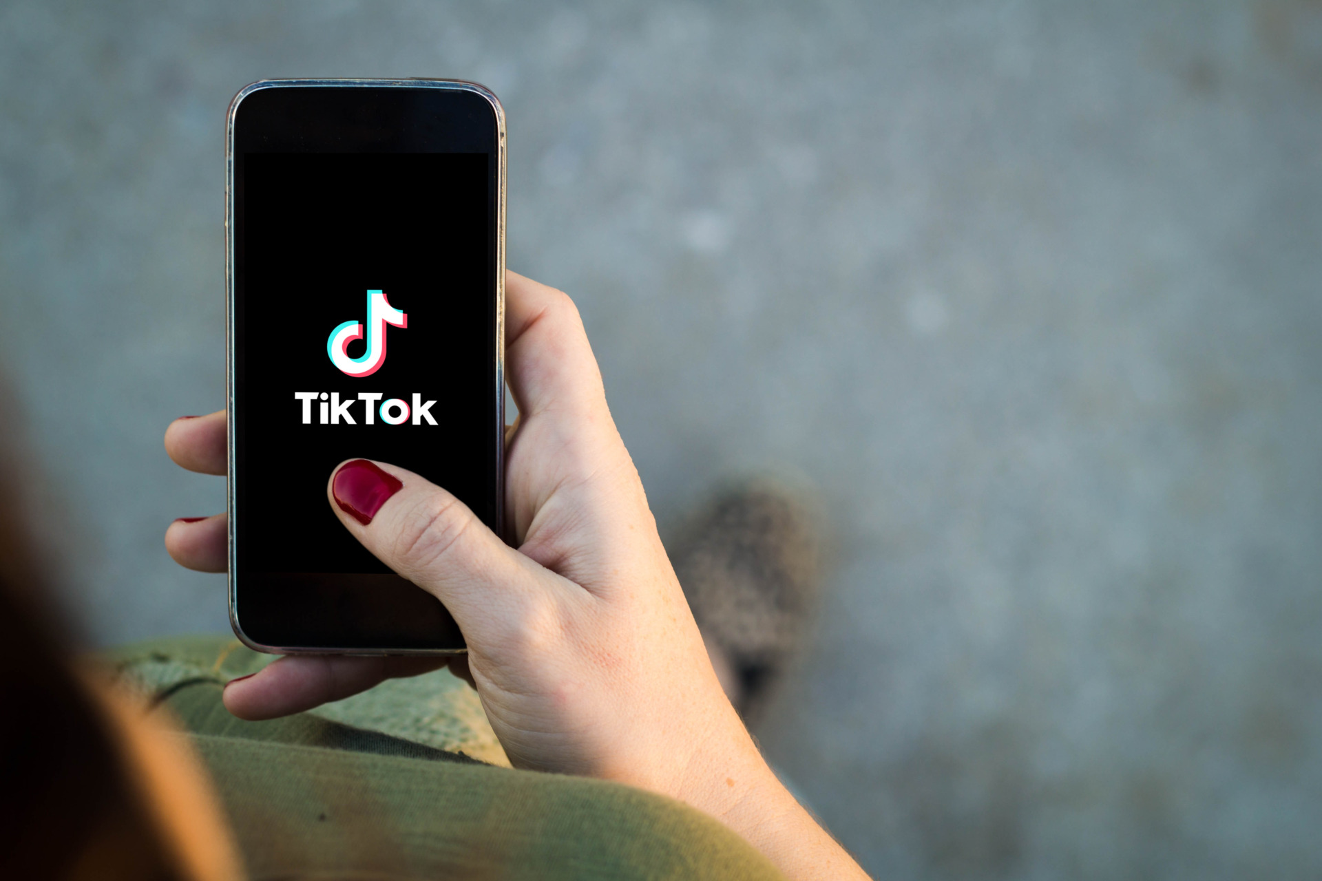 TikTok Promotes Content Tied to Eating Disorders and Self-Harm to 13-year-olds, Researchers Say - Free Teens Youth - Changing Minds, Transforming Lives